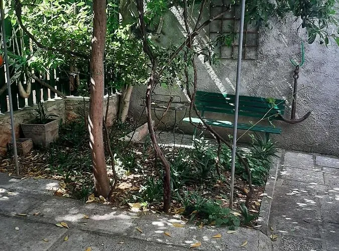 House Markovina 크레스