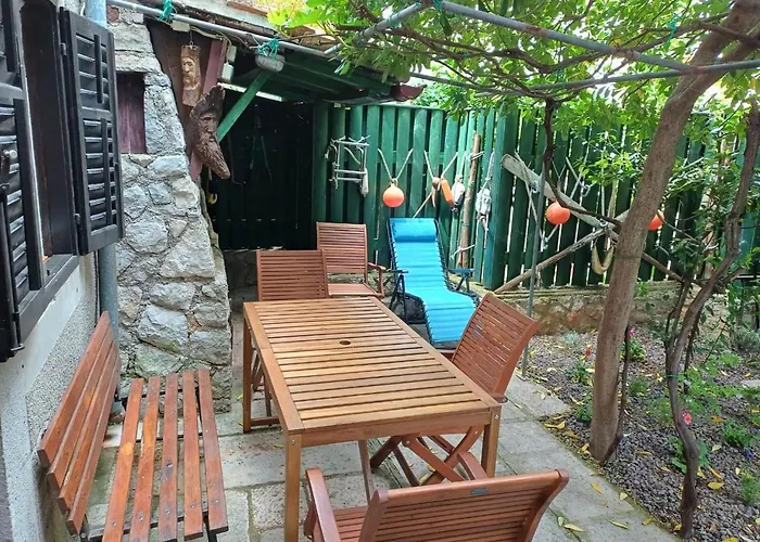 House Markovina * Cres