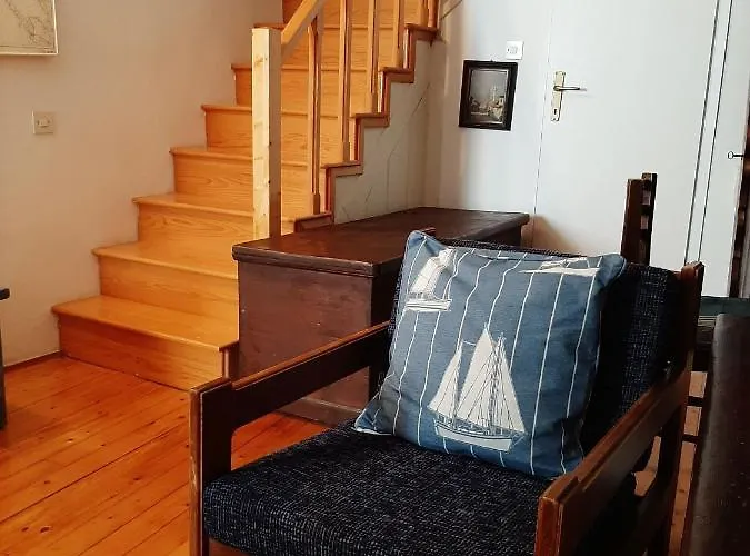 بيت للعطل House Markovina