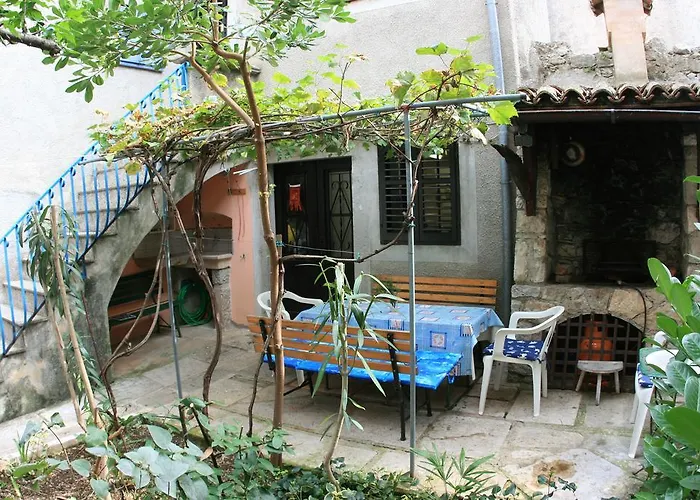 بيت للعطل House Markovina كريس